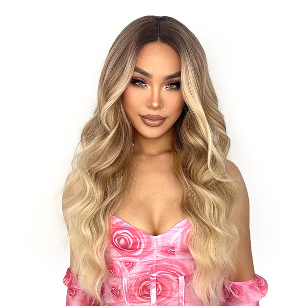 Long Ombre Blonde Wavy Wig for Women 26 Inch Long Middle Part